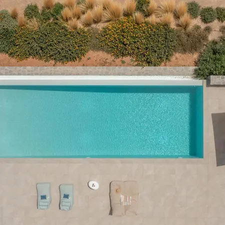 Ioli Infinity Pool Villa